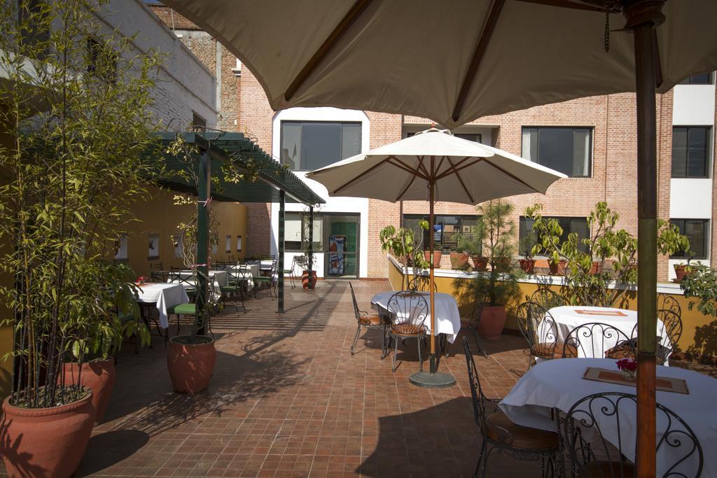 Hotel Ambassador By Ace Hotels Katmandú Exterior foto