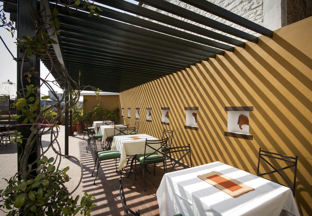 Hotel Ambassador By Ace Hotels Katmandú Exterior foto